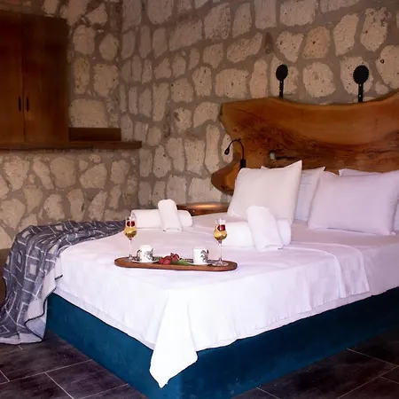 Woodtown Alaçatı Otel *