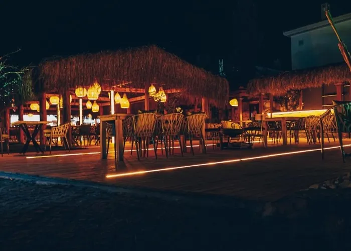 Отель Etiz Alacati Кешме